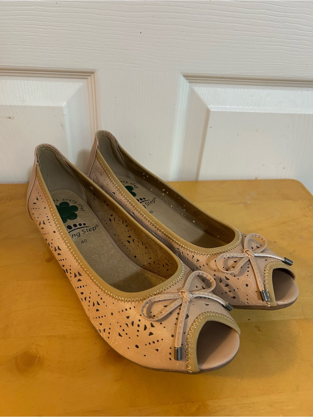 Spring Step perforated peep toe shoes, size 9